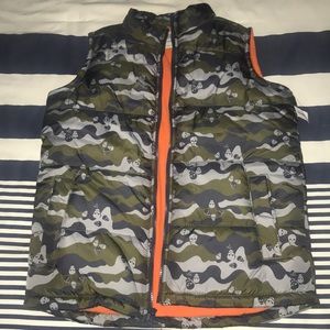 Old Navy Vest Camouflage With Skulls.